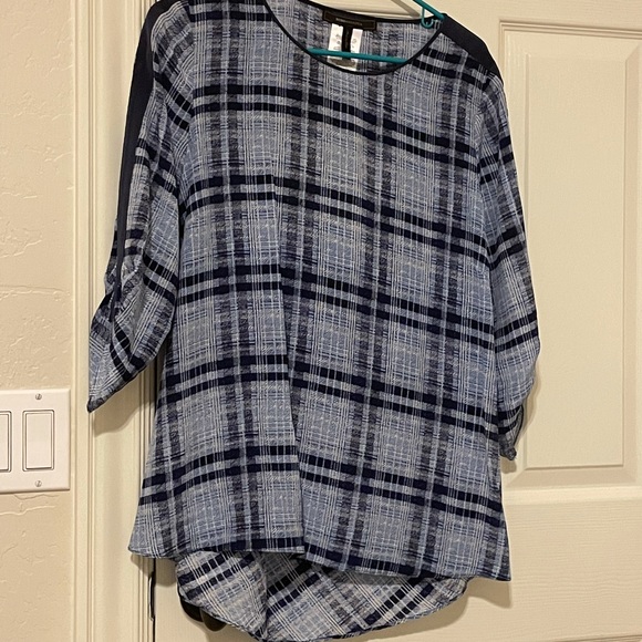 BCBG blouse - Picture 1 of 3